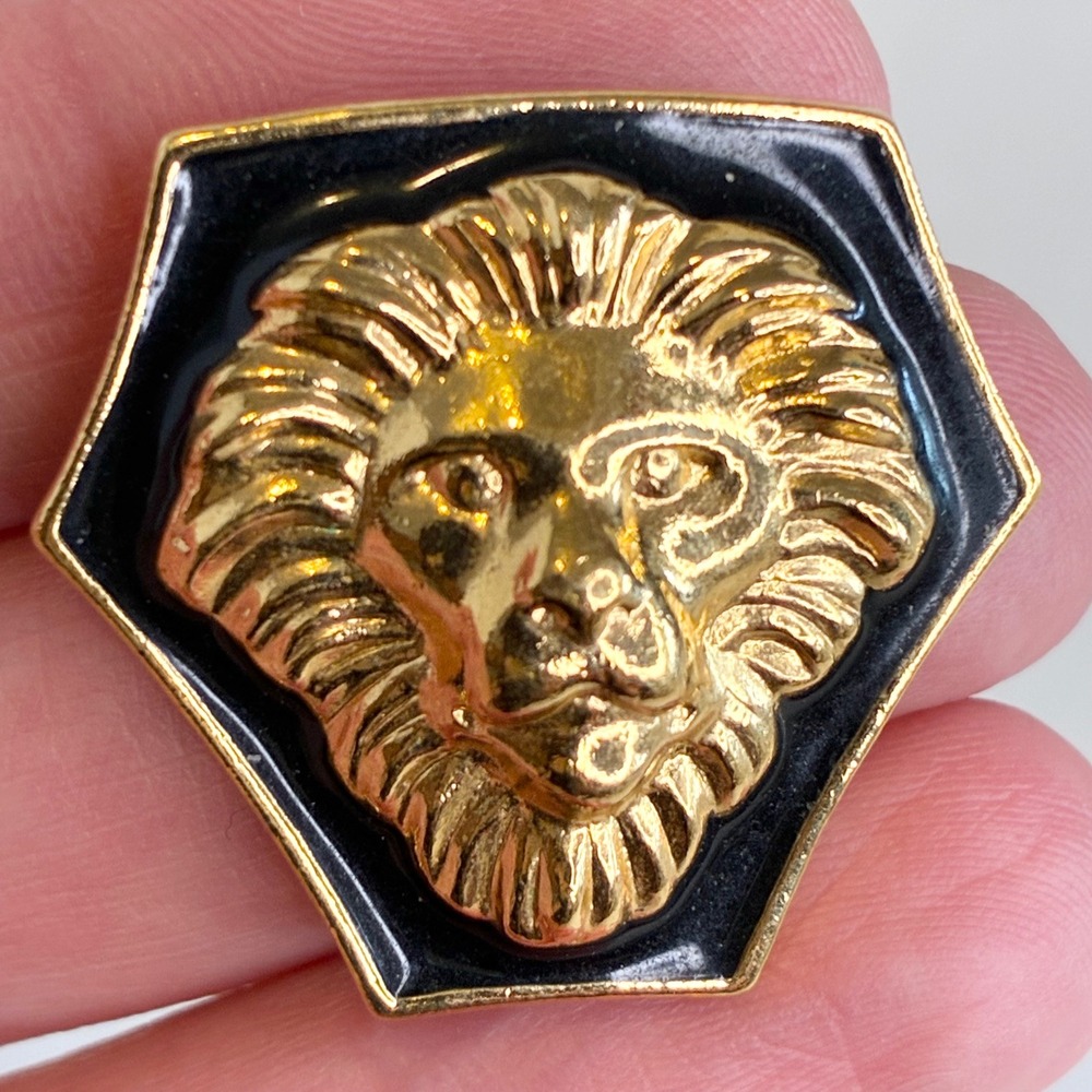 Vintage Avon Lion Head Earrings Gold Tone Black Enamel Shield Studs - Picture 4 of 12